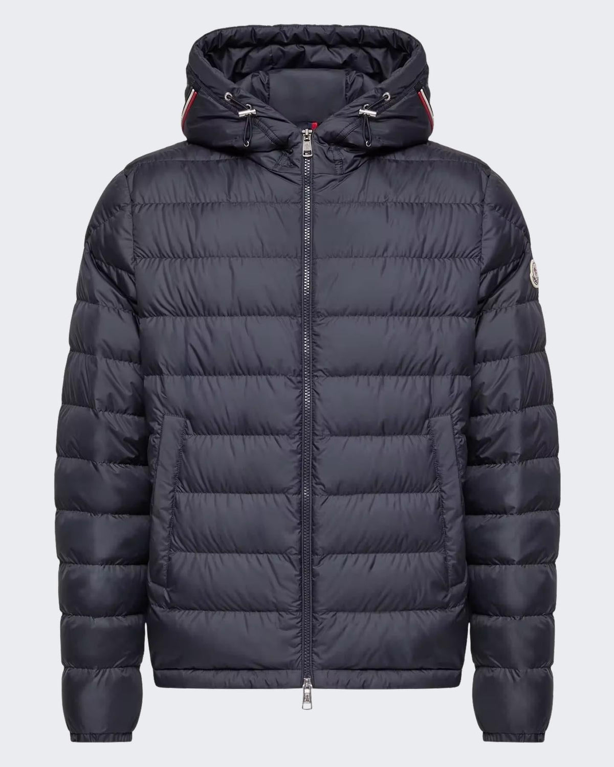 Hoe vallen Moncler? Maatadvies en pasvorm - Eleganza.nl