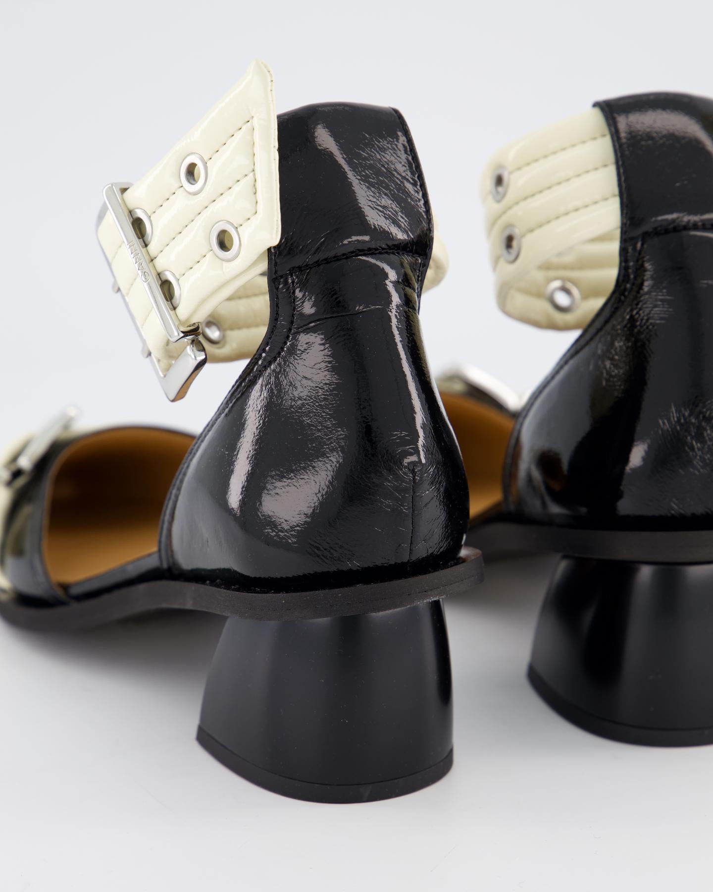 Dames Chunky Buckle Open Cut