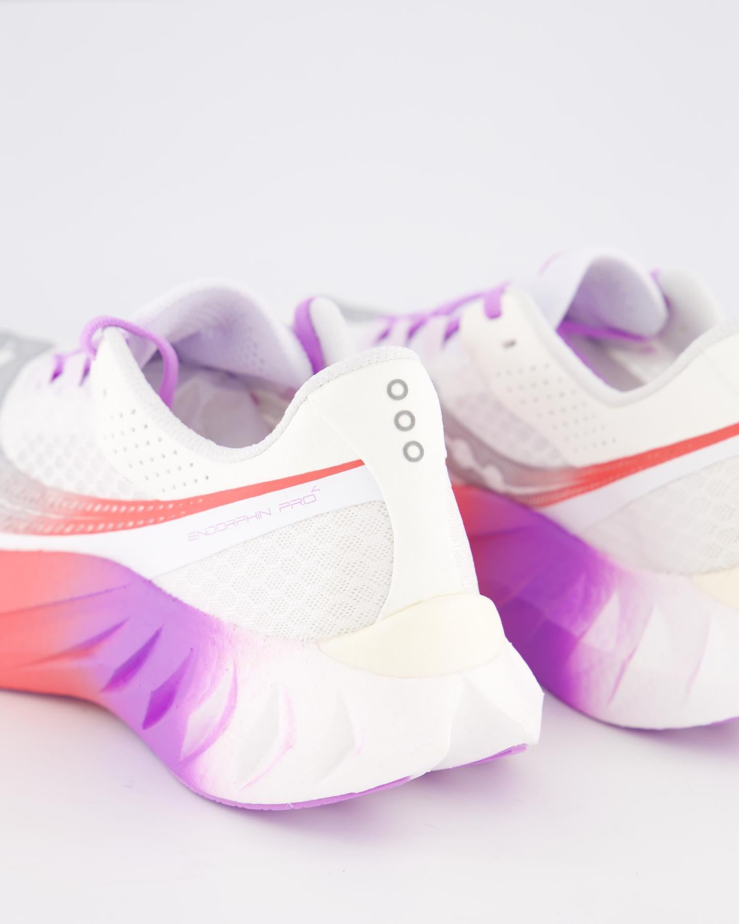 Dames Endorphin Pro 4 Sneaker Wit
