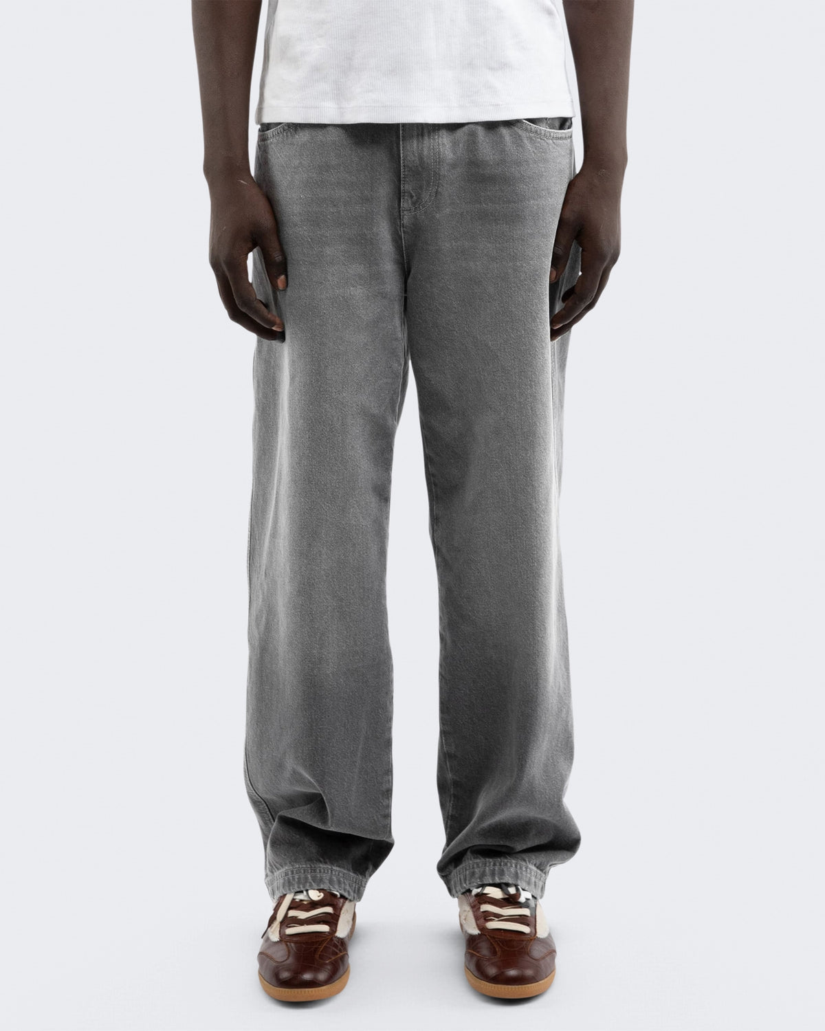 Herren Essential Straight Fit Denim Washed Grey