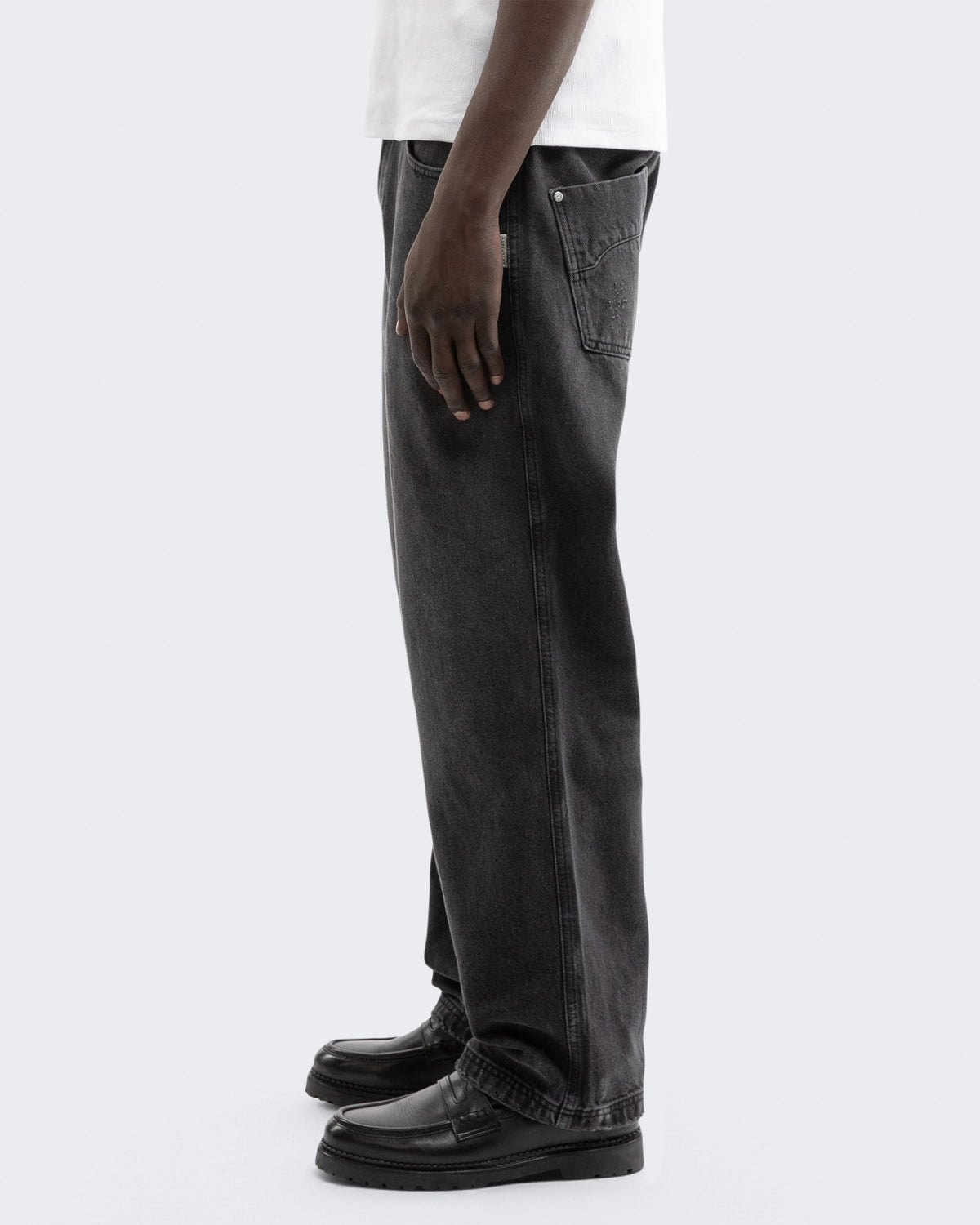 Herren Essential Straight Fit Denim Washed Black