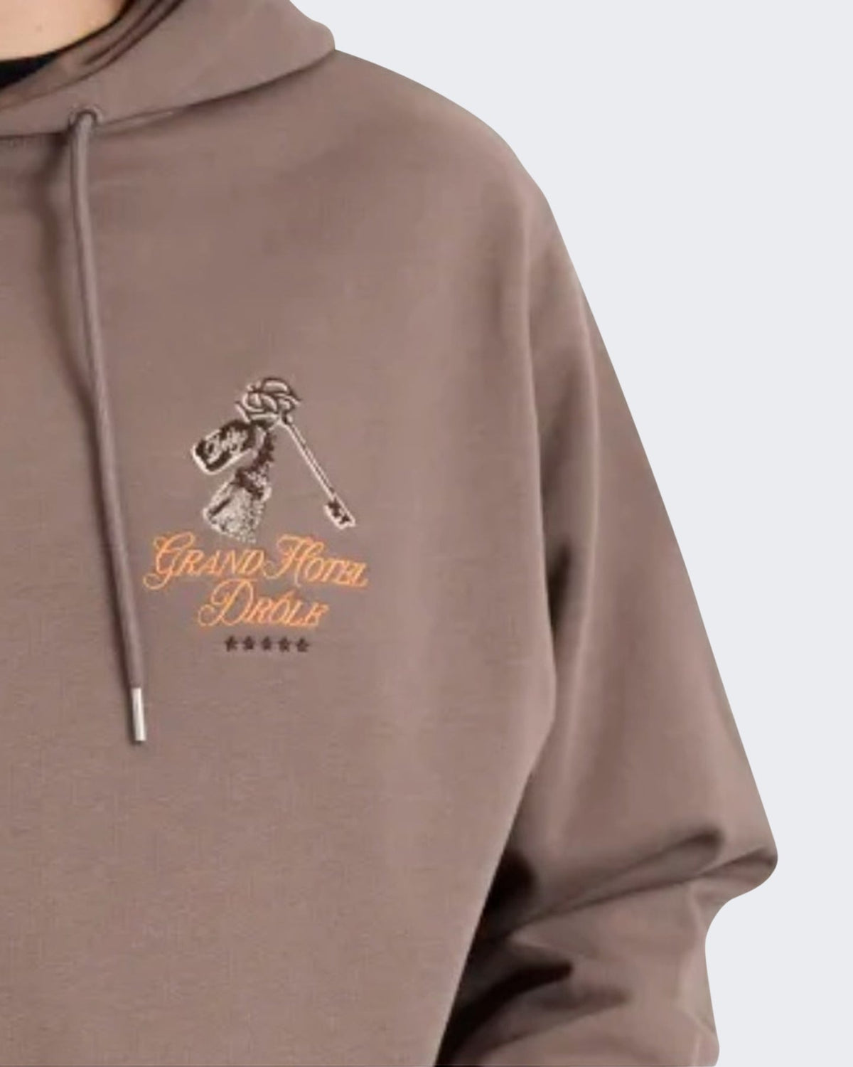 Drole De Monsieur Heren Grand Hôtel Hoodie Bruin - Eleganza.nl