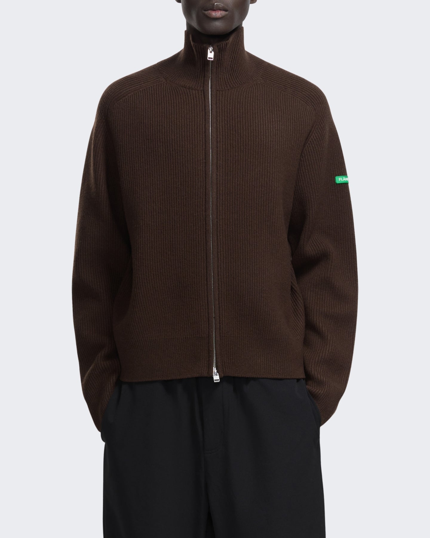FLÂNEUR Heren Gebreide cardigan met badge-detail Bruin - Eleganza.nl