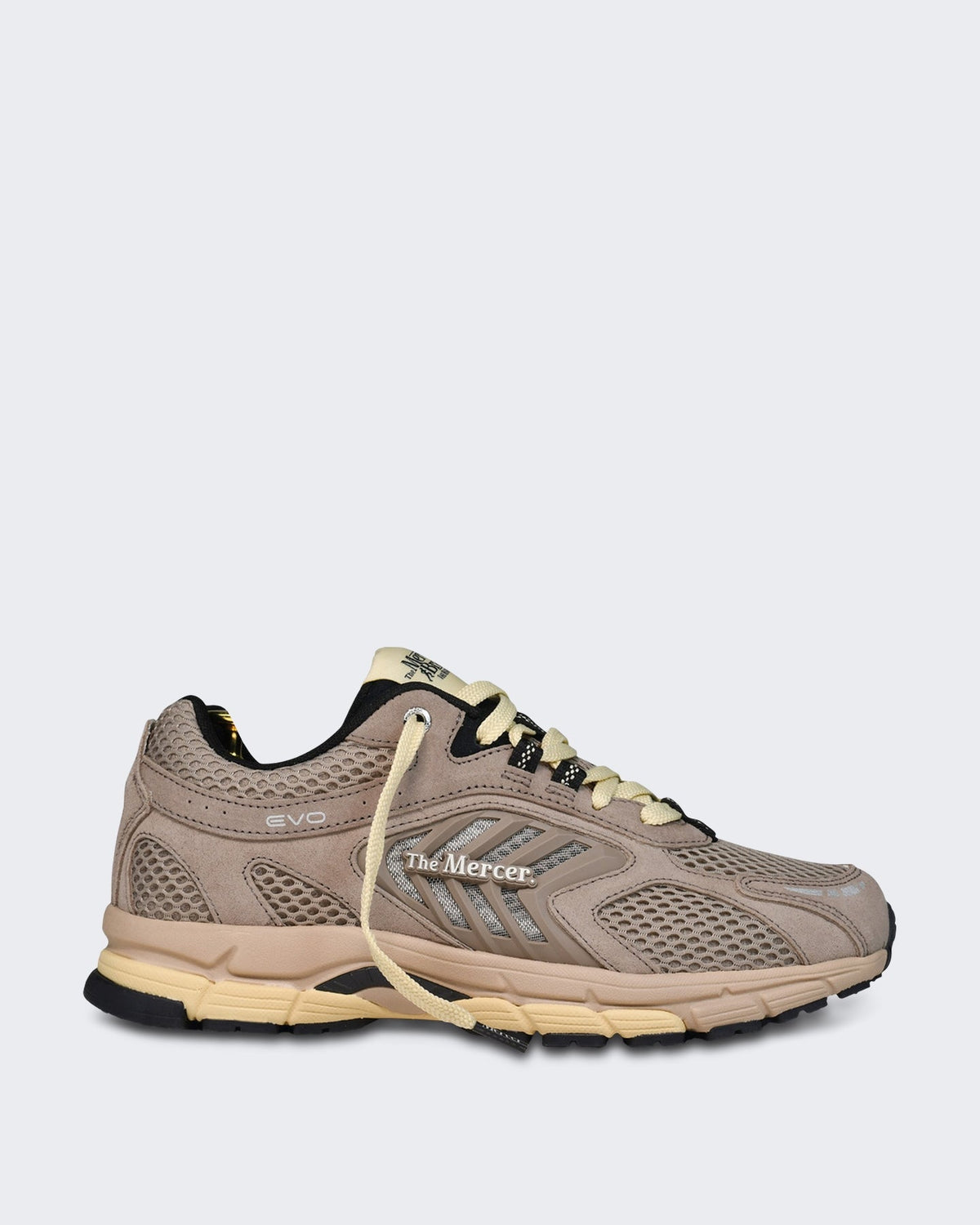 Mercer Unisex Nubuck sneaker in zandkleur Beige - Eleganza.nl