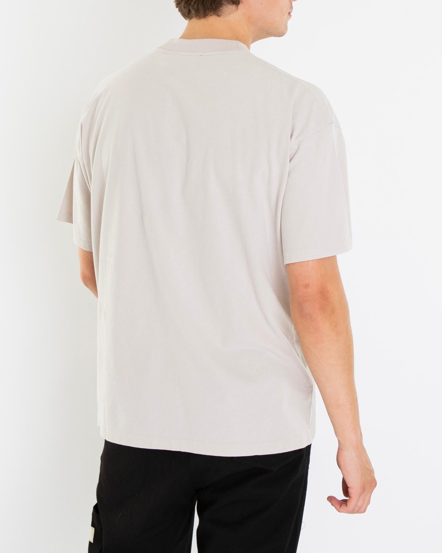 Heren Embroidered Serif TShirt Grijs
